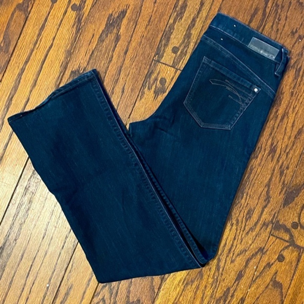 DKNY Sculpted Bootcut Jeans Size 6